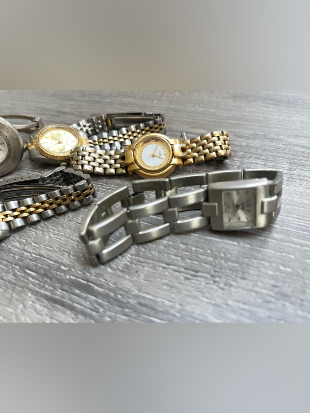Valuable Multi-Tone Watch Lot - Picture 5 of 14